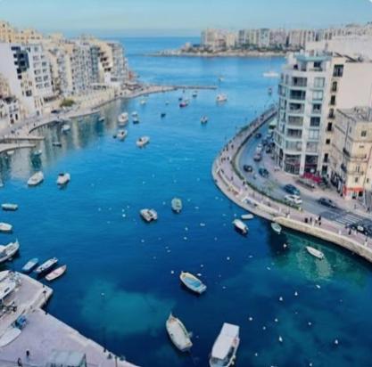 شقة Sea Breeze Penthouse And Terrace Qawra St Paul'S Bay خليج سانت بول المظهر الخارجي الصورة